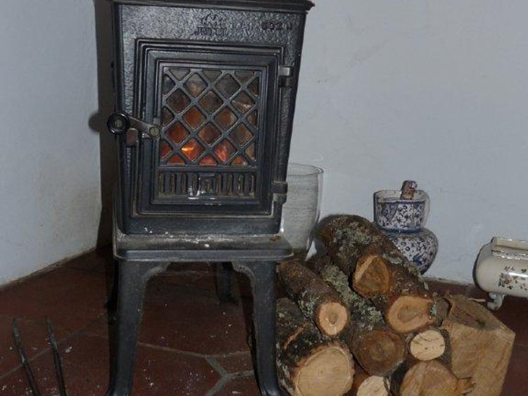 Wood stove